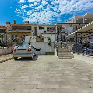  Apartment Radan - Near Brulo Beach